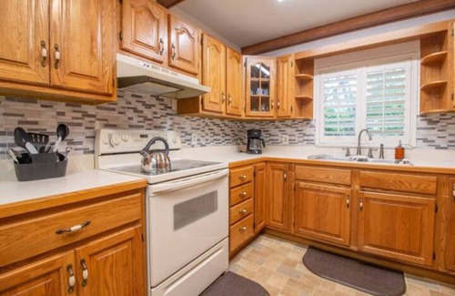 Conway House | 3BR Orlando Getaway Family & Pet-Friendly