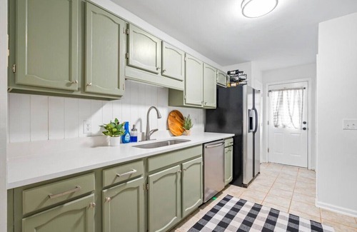 Savannah House | 3BR Pet Friendly Sugar Mill Cottage