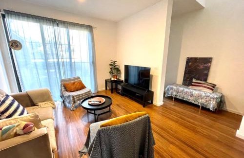 Bundoora House | 3BR Pure Luxury & Elegant holiday home in Latrobe