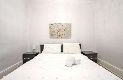 West New York Apartment | 3BR Skyline Apt in Bustling District I Great Value NJ5