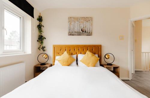 Canning Town North House | 3BR, Sleep6,Contractors,Families 2 min to Westham