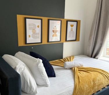 Sunderland Apartment | 3BR Sleeps 5 Garden&Parking-Great for Contractors