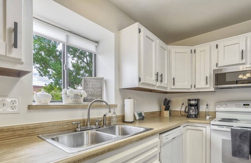 Cheyenne Meadows House | 3BR State Park&Mountains Nearby Lake