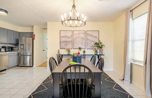 Elizabeth House | 3BR Stay for Crews & Families
