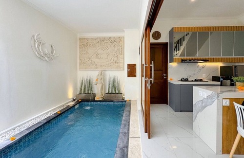 Denpasar Barat Villa | 3BR - Stylish Private Villla in Seminyak Area