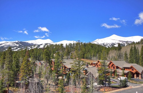 Breckenridge Condo | 3br Sweeping Snowcapped Views + Expansive Balcony - Sleeps 9 3 Bedroom Condo by RedAwning