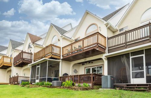 Navarre House | 3BR Townhome Steps to Bay - Pool & Beach Gear