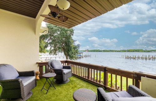 Navarre House | 3BR Townhome Steps to Bay - Pool & Beach Gear