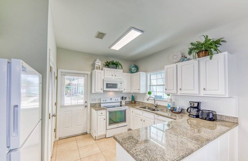 Orange Beach Villa | 3BR Villa - Close to Beach - - Pet Friendly - The Wharf - Sports