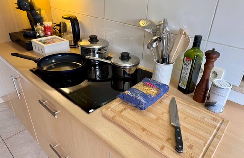 Stationsbuurt Zuid Villa | 3BR Villa w/Garden, Ping-Pong, Cinema, Parking