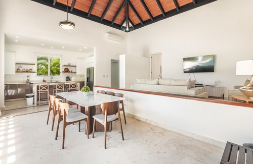 Punta Cana Ski Chalet | 3BR villa with pool/bbq/in Green village