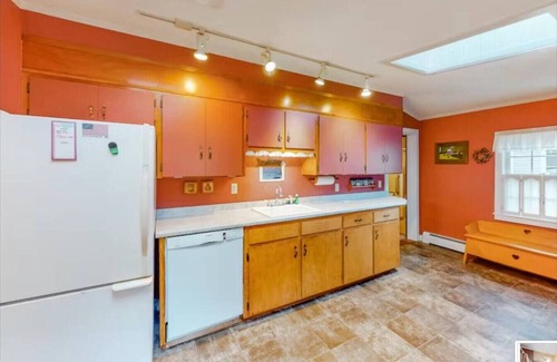 Seal Harbor House | 3BR- Walk or Bike to Acadia! [Carpenters Quarters]