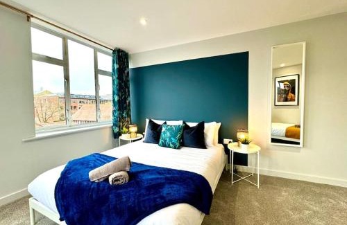Westbourne Apartment | 3BR Westbourne Delight - Near Beach & Bournemouth!