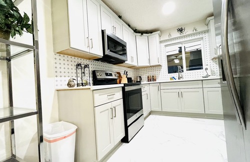 Beverly Green Apartment | 3BRApartment,LasVegas,Strip,july4th,Sale,LVCC,Bestlocation,Wifi