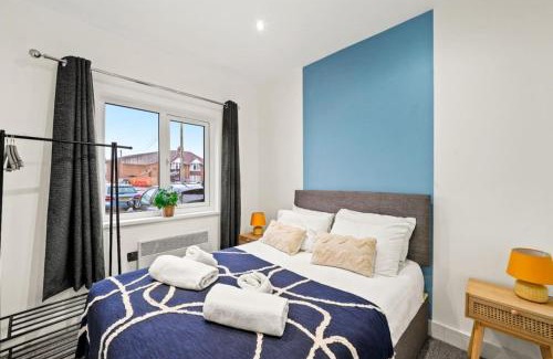 Swindon Apartment | 3CB 2 Bedroom Apartment in Swindon, Free Parking, Wifi, Long Stay