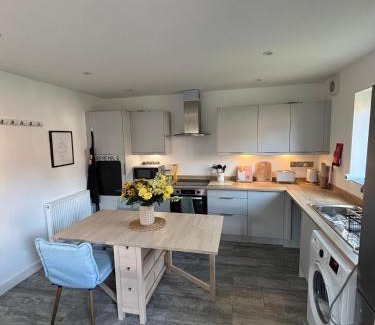 Sandbach House | 3CRST 2 Bedroom House Free Parking