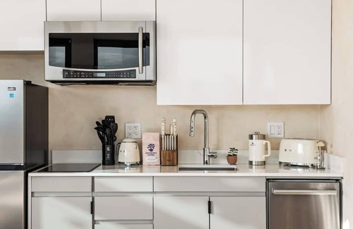 Yucca Valley Apartment | 3D JT: 3D-Printed Tiny Homes w/Spa & Pool