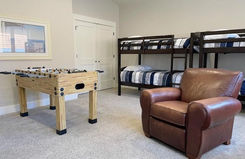 McCall House | 3KingBeds~DavisAve NewBuild~BonusRm~SUP/Kayak~A/C