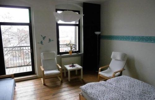 Loebtau Apartment | 3R-Fewo-bis-9-Personen-zentral-T4