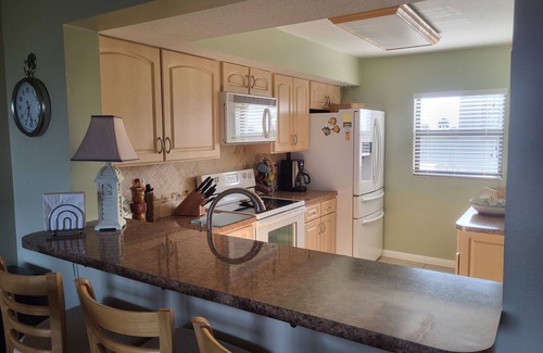 Fort Pierce Shores Condo | 3rd Floor North Hutchinson Island Condo Steps From the Beach