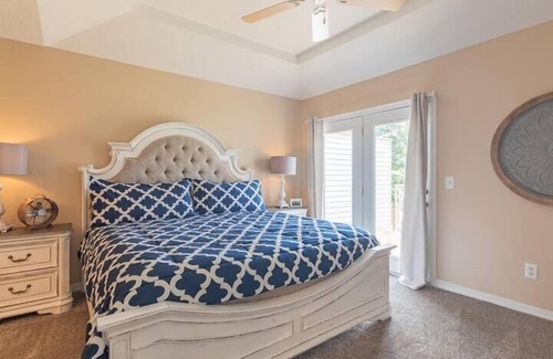 Table Rock Villa | *3rd Night Free! Villa, Rare Find! Garage!