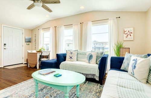 Bermuda Beach House | 3rd Row Gulf Views w/ Ground Level Suite & Beach Gear
