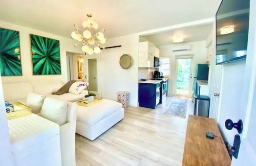 Little Haiti Apartment | 3Seasons-6Bedroom3 Baths-40-50% off Monthly Stays!