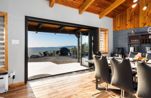 Coarsegold House | 4,000 SF Gated 20-Acre Luxe Estate – Game Studio, Panoramic Views, Pool, Hot Tub