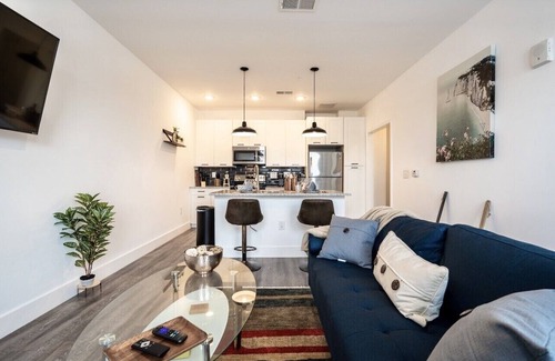 Castleberry Hill Condo | 4/20 Friendly Benz Bungalow Atl GWCC