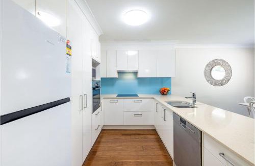 Corlette House | 4-49 Bonito St - small dog friendly, air con & Wi-Fi