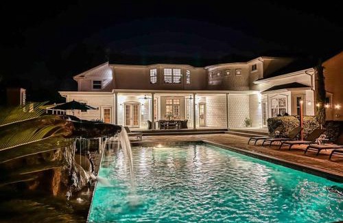 Fallbrook Villa | 4 Acre Villa Estate Private Park, Pool, Spa, 40 foot Waterslide