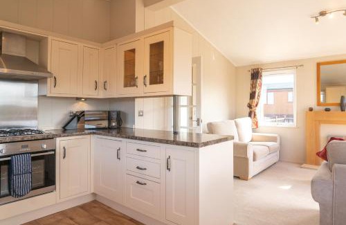Mullacott House | 4 Atlantic Crescent Lodge - 2 Bed-Sleeps 4-TJS4AC