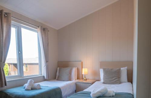 Mullacott House | 4 Atlantic Crescent Lodge - 2 Bed-Sleeps 4-TJS4AC