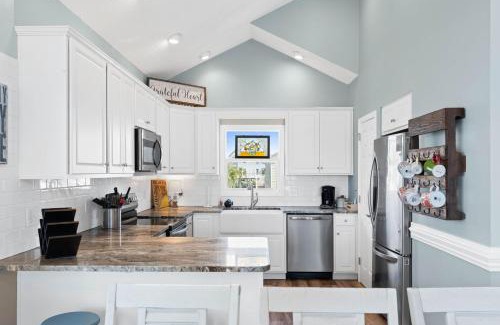 Ocean Isle Beach House | 4 BD 3 BA Cottage on Ocean Isle Beach with Water View & Community Pool!