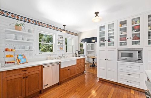 West Los Angeles House | 4 bd + 3 ba Westwood Spanish getaway: 1 king + 1 queen, fitness, office, outdoor