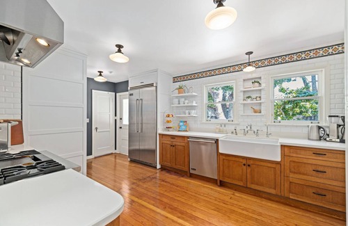 West Los Angeles House | 4 bd + 3 ba Westwood Spanish getaway: 1 king + 1 queen, fitness, office, outdoor