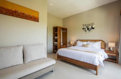 Batubelig Villa | 4 Bd Seminyak With Paddy View, Enclosed Living