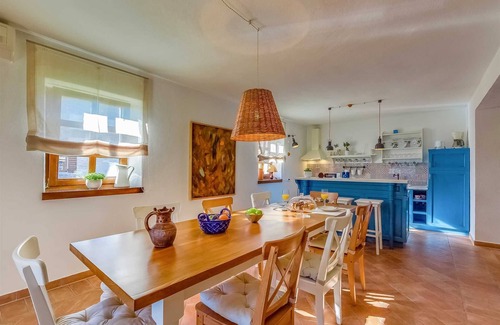 Visnjan Villa | 4 BD villa with pool and extra large garden