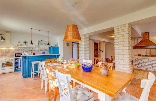 Visnjan Villa | 4 BD villa with pool and extra large garden