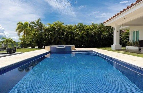 El Palmar Villa | 4 Bdr + 4 bthr apartment with private pool 👙/Beach access 🏖️