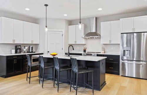 Mount Jackson House | 4 BDR New Modern & Spacious Mountain View Retreat - 5Min to Bryce Resort