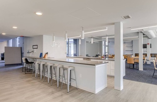 South Kansas City Apartment | 4-BDR Pod Nr Rockhurst & UMKC for Students & Pro 1