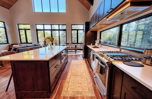 Placerville House | 4 Bdrm Multi Family Mountain Retreat 30 min to Slopes!