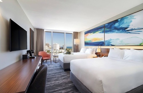 Central Beach Hotel | 4 Beach Escape Rooms with Pool Near Hugh Taylor Birch Park