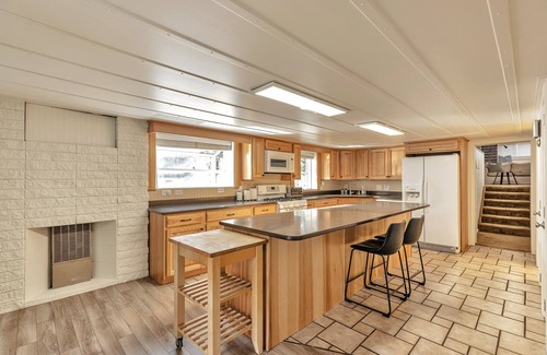 Canyon Rim Apartment | 4 Bed, 1.5 Bath East SLC Apt - Blazing Google Fiber