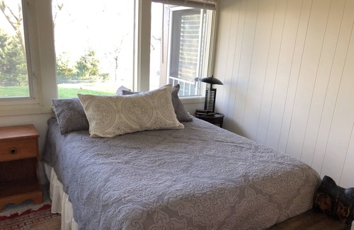 Alvadore House | 4 Bed / 2 Bath home on acreage, close to town, but with a country feel.