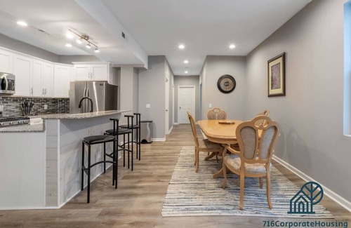 Front Park House | 4 Bed 2 Bath Single-Family House + Garage