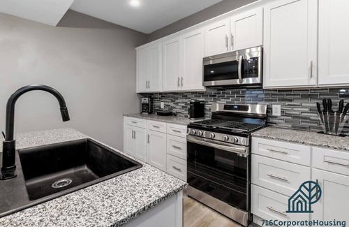 Front Park House | 4 Bed 2 Bath Single-Family House + Garage