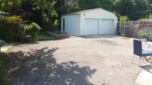 Dorchester House | 4 Bed-2 Bath-Sleeps 8-Large Garden-Pet Friendly