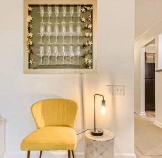 North Capitol Apartment | 4 Bed, 2 Bedroom plus POOL, Walk to Downtown and Germantown